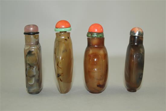 Four Chinese chalcedony/agate snuff bottles, 1800-1900, 5.3 - 5.8cm